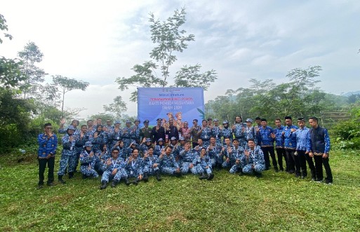 Penanaman Pohon pada Kegiatan Bakti Pemuda Nusantara