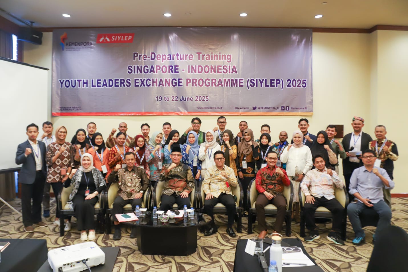 Siasati Inovasi Daerah : Topik Hangat dalam Pembukaan Pre-Departure Training Singapore Indonesia Youth Exchange Program (SYLEP) 2025